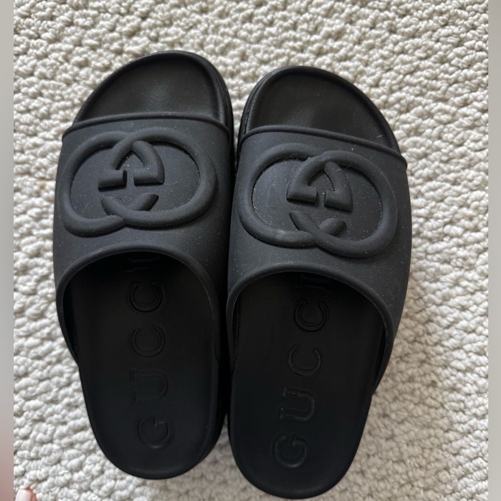 Gucci Platform slides 35 never worn